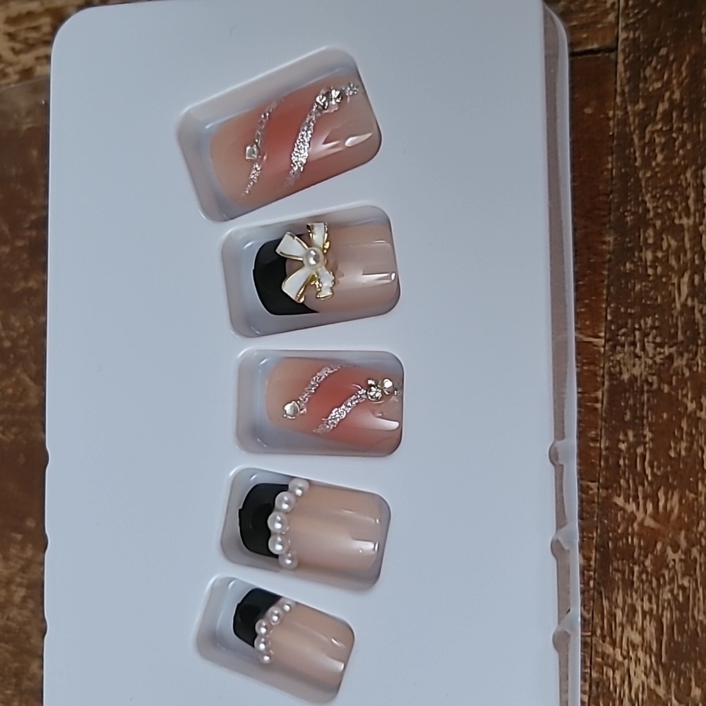 2/$16 Bow Rhinestone Press On Nails - Picture 11 of 14